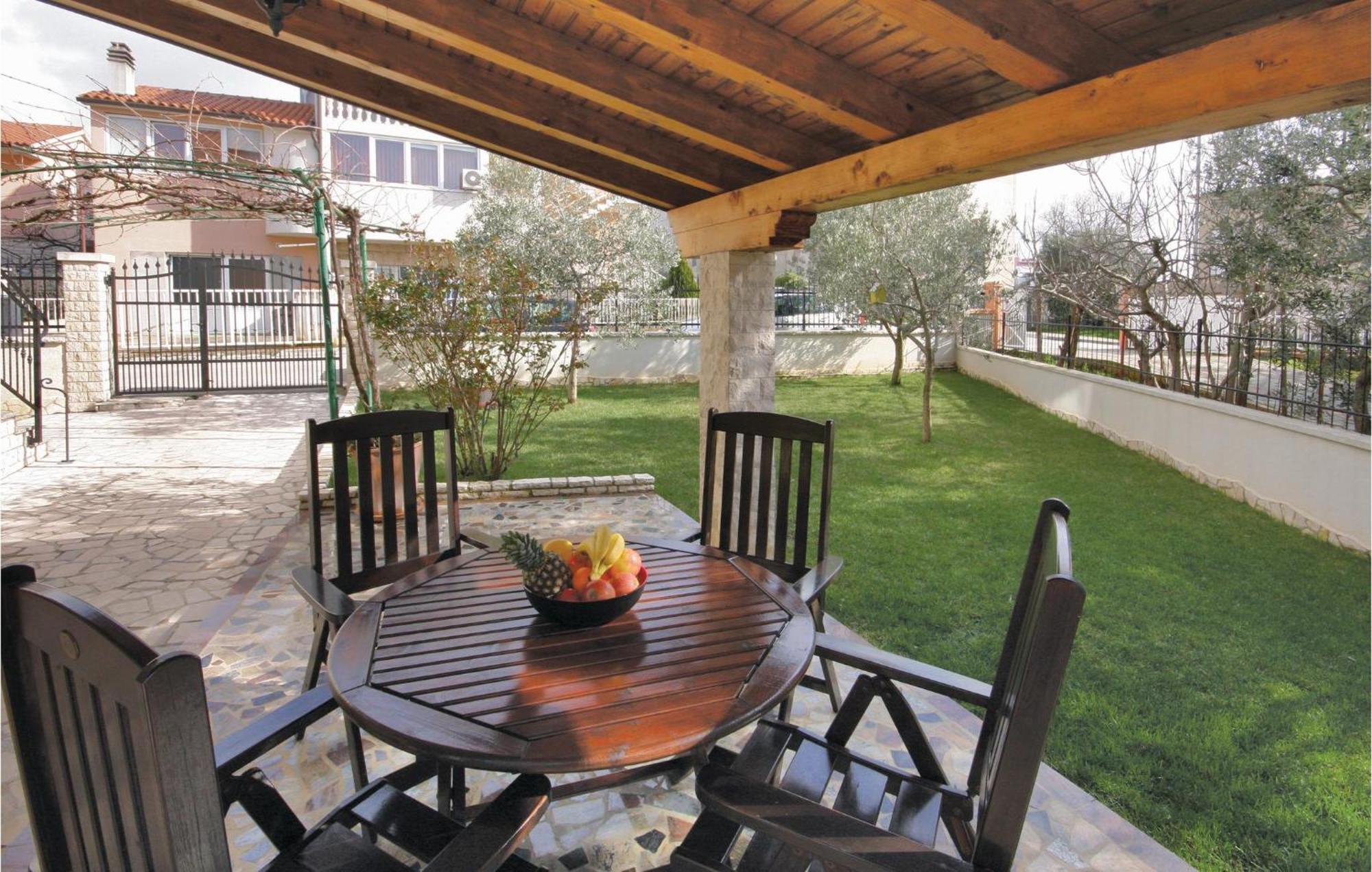Awesome Apartment In Pula With Wifi Экстерьер фото